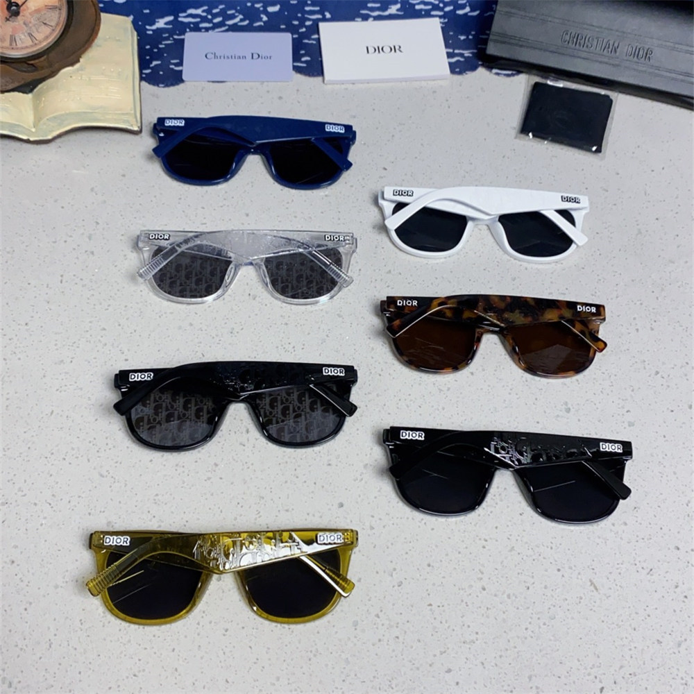 High quality sunglass with box DIR #30817 - Image 5