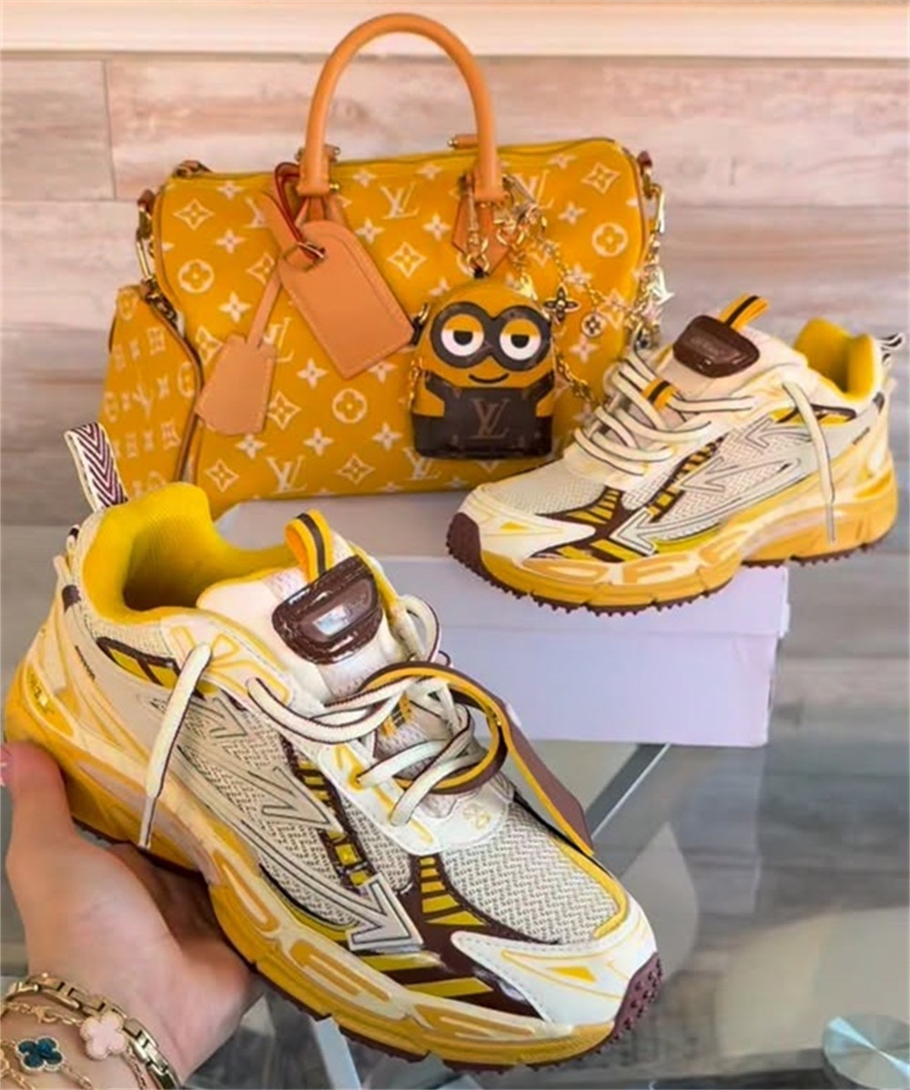 High quality sneaker & hangbag free shipping OF #30830 - Image 1