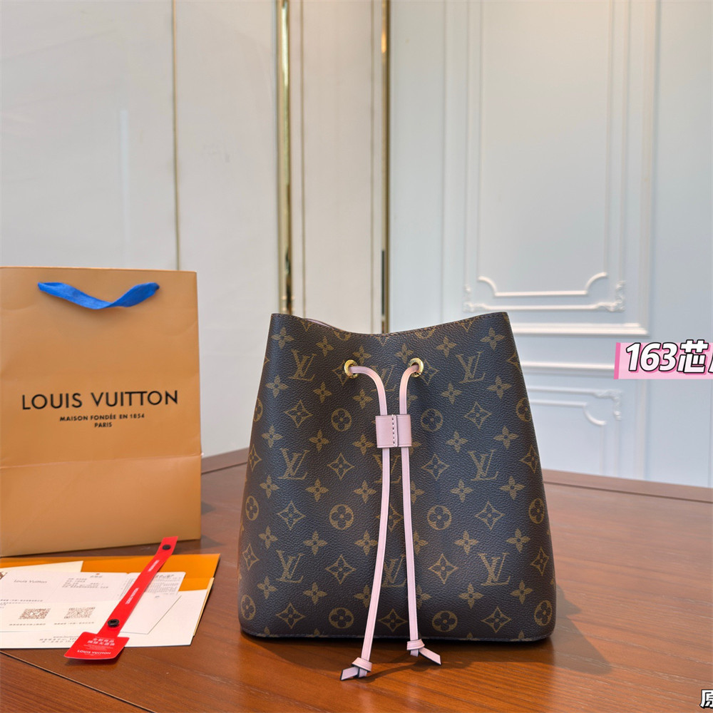 High quality leather bucket bag size:25cm LOV #30846 - Image 2