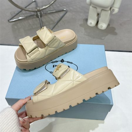 High quality slipper size:5-9 with box PRA #30849 - Image 2