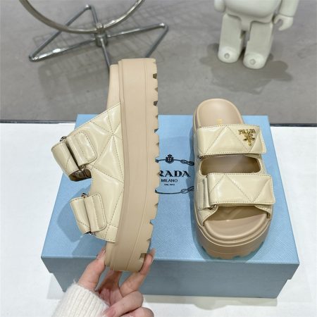 High quality slipper size:5-9 with box PRA #30849 - Image 3