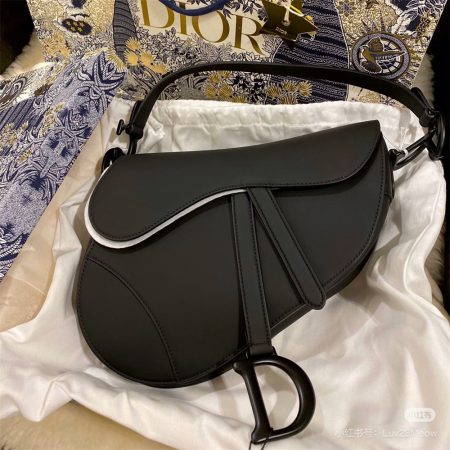 High quality shoulder bag size:25*20*6.5cm DIR #30851 - Image 2