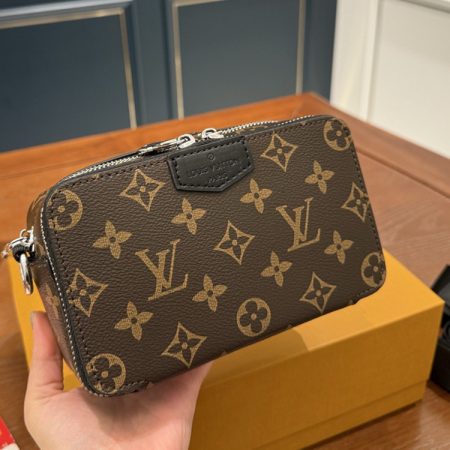 High quality camera bag size:17*11cm LOV #30883 - Image 2