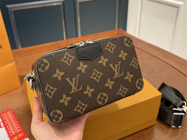 High quality camera bag size:17*11cm LOV #30883