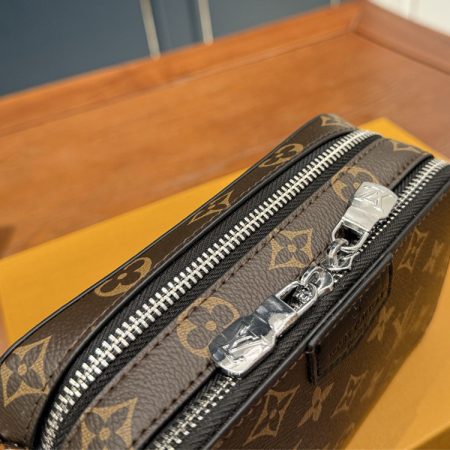 High quality camera bag size:17*11cm LOV #30883 - Image 3