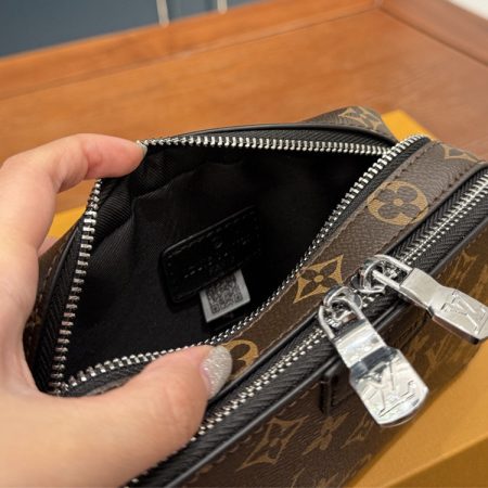 High quality camera bag size:17*11cm LOV #30883 - Image 4