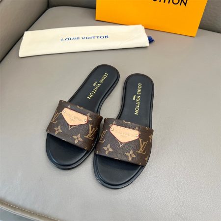High quality slipper size:5-11 with box LOV #30888
