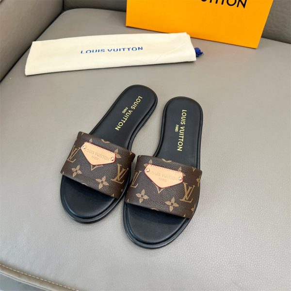 High quality slipper size:5-11 with box LOV #30888
