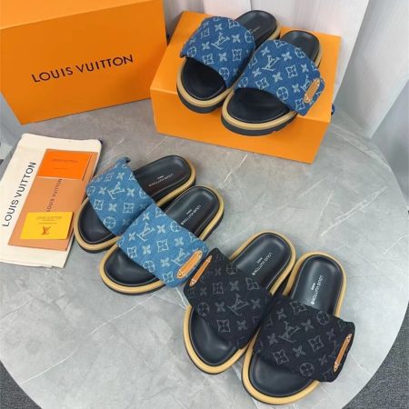 High quality couple slipper size:5-11 with box LOV #30889 - Image 2