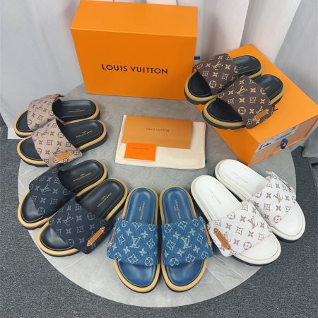 High quality couple slipper size:5-11 with box LOV #30889 - Image 3