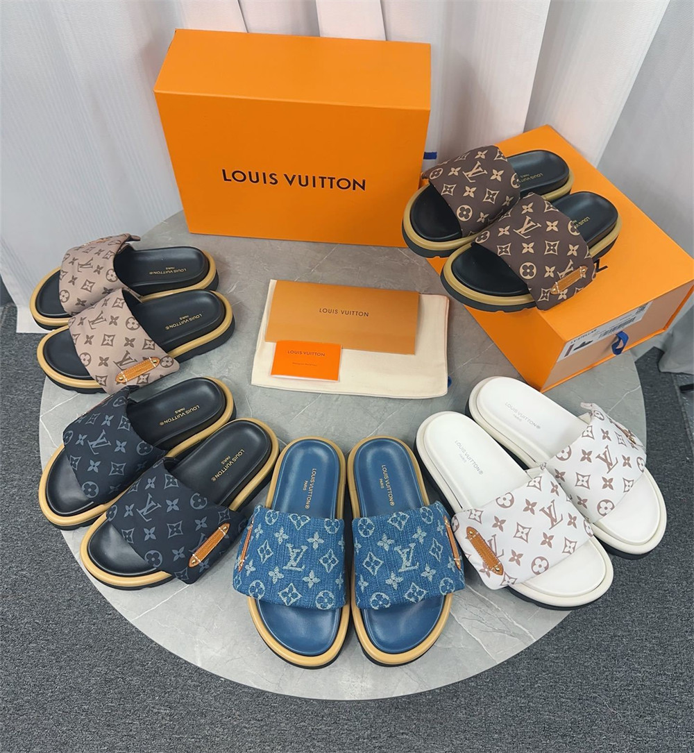 High quality couple slipper size:5-11 with box LOV #30889 - Image 3