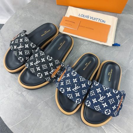 High quality couple slipper size:5-11 with box LOV #30889 - Image 4