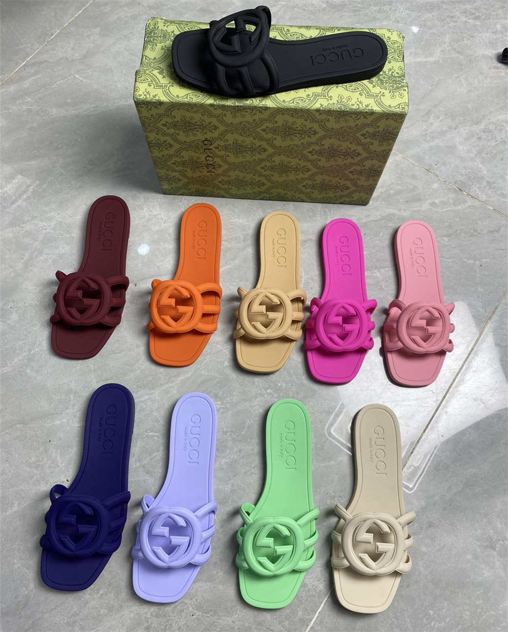 High quality slipper size:5-10 with box GUI #30899 - Image 2