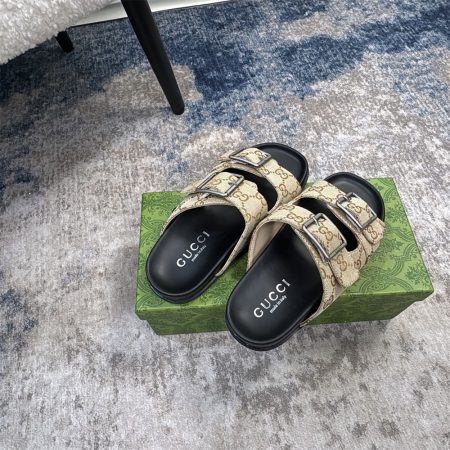 High quality slipper size:5-10 with box GUI #30905 - Image 3