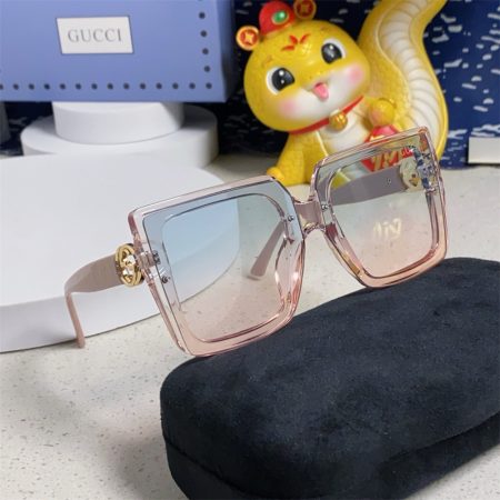 High quality sunglass with box GUI #30927 - Image 5