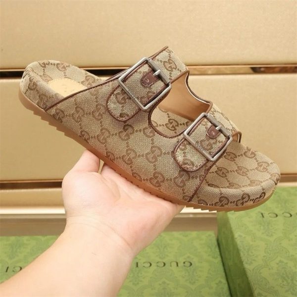 High quality slipper size:5-12 with box GUI #30941