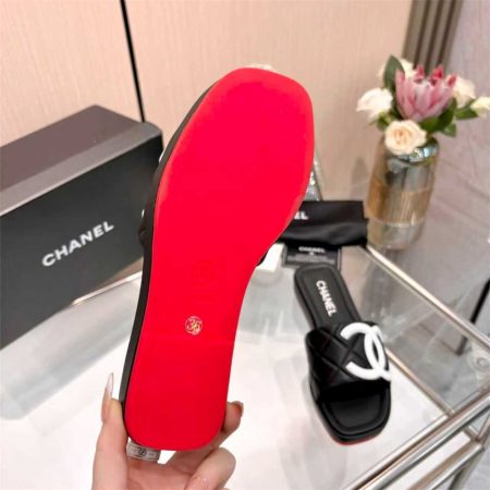 High quality slipper for women size:5-11 with box CHL #30976 - Image 3