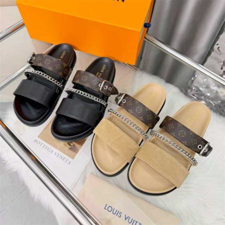 High quality slipper size:5-11 with box LOV #30978