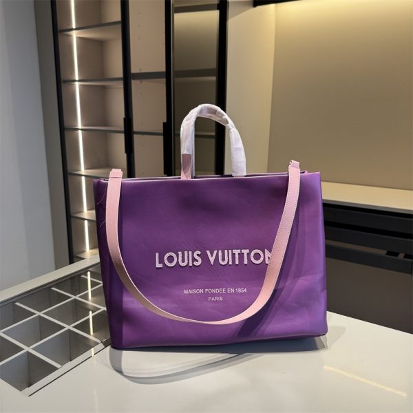 High quality Tote bag size:43*32*16cm LOV #30983