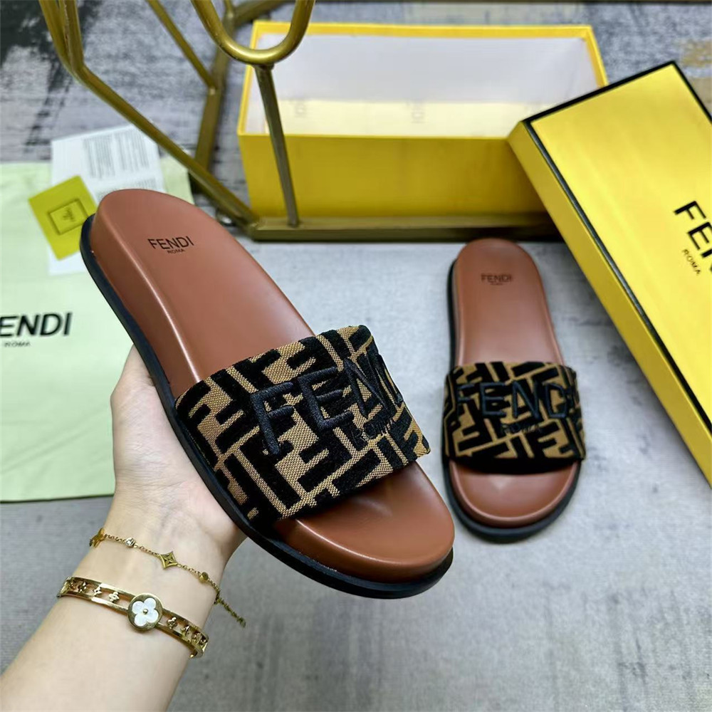 High quality couple slipper size:35-45 with box FEI #30984 - Image 4