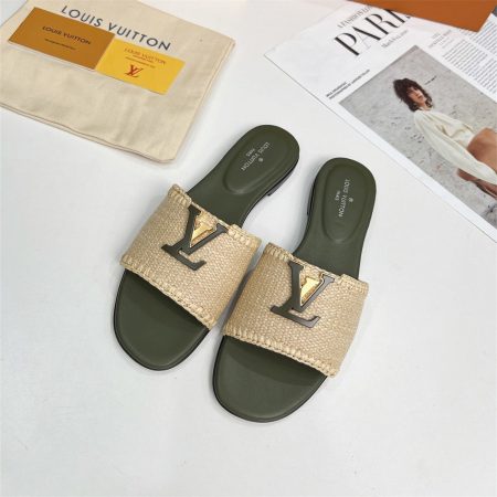 High quality slipper size:35-43 with box LOV#30987