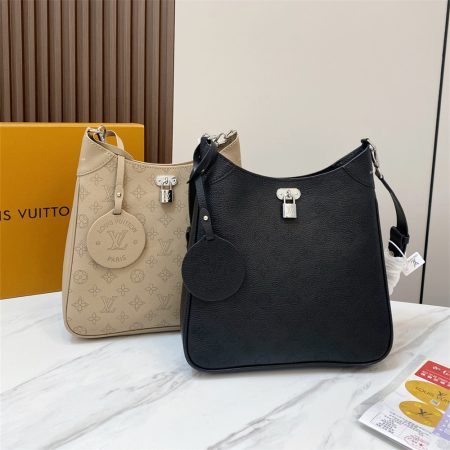 High quality shoulder bag size:28*25cm LOV #30995