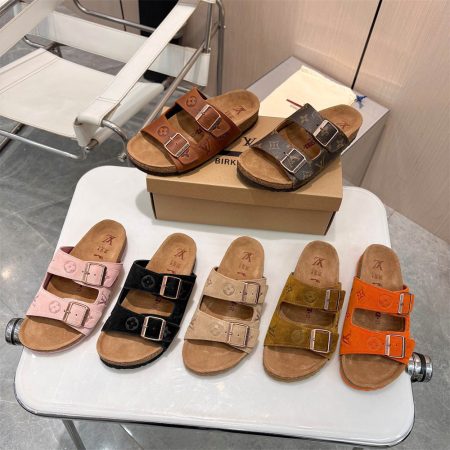 High quality couple slippers size:35-46 with box LOV #31025 - Image 2
