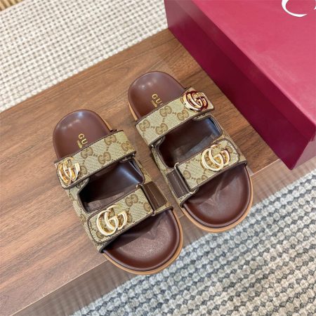 High quality couple slipper size:35-46 with box LOV #31025 - Image 2