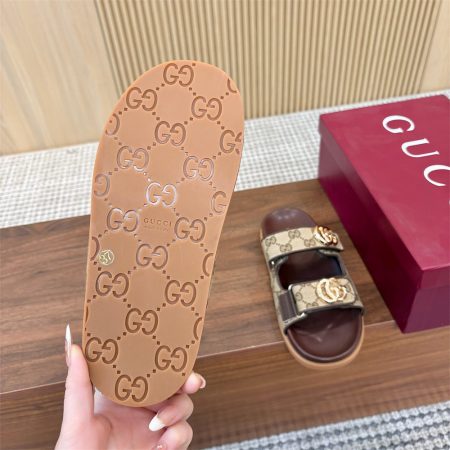 High quality couple slipper size:35-46 with box LOV #31025 - Image 4