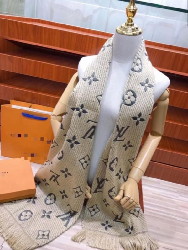 Wholesale Fashionable scarf LOV #A0238