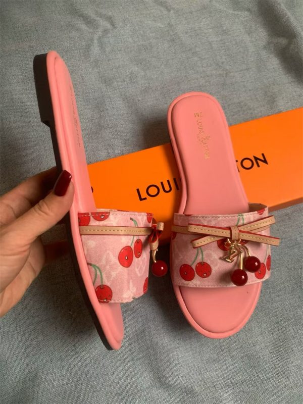 Wholesale slippers for women size:37-42 LOV #31049