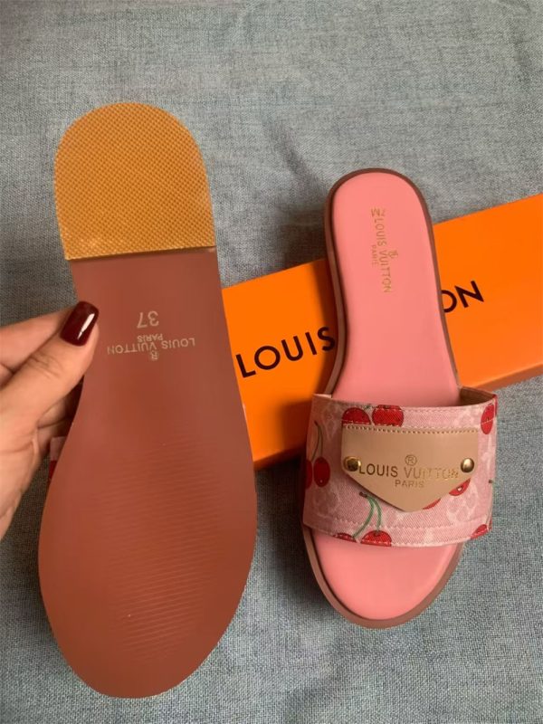 Wholesale slippers for women size:37-42 LOV #31051