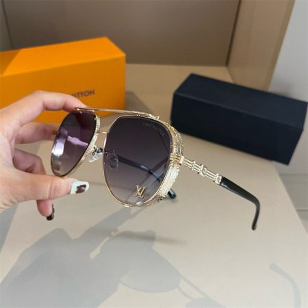 High quality sunglass with box LOV #31061 - Image 3