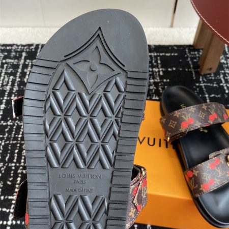 High quality couple slipper size:5-11 with box LOV #31071 - Image 4