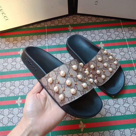 High quality couple slipper size:5-11 with box GUI #31077 - Image 2