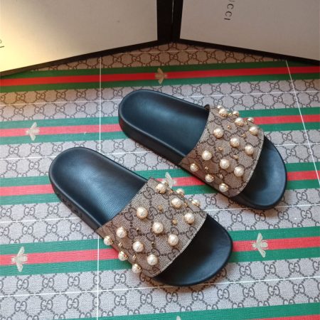 High quality couple slipper size:5-11 with box GUI #31077 - Image 3