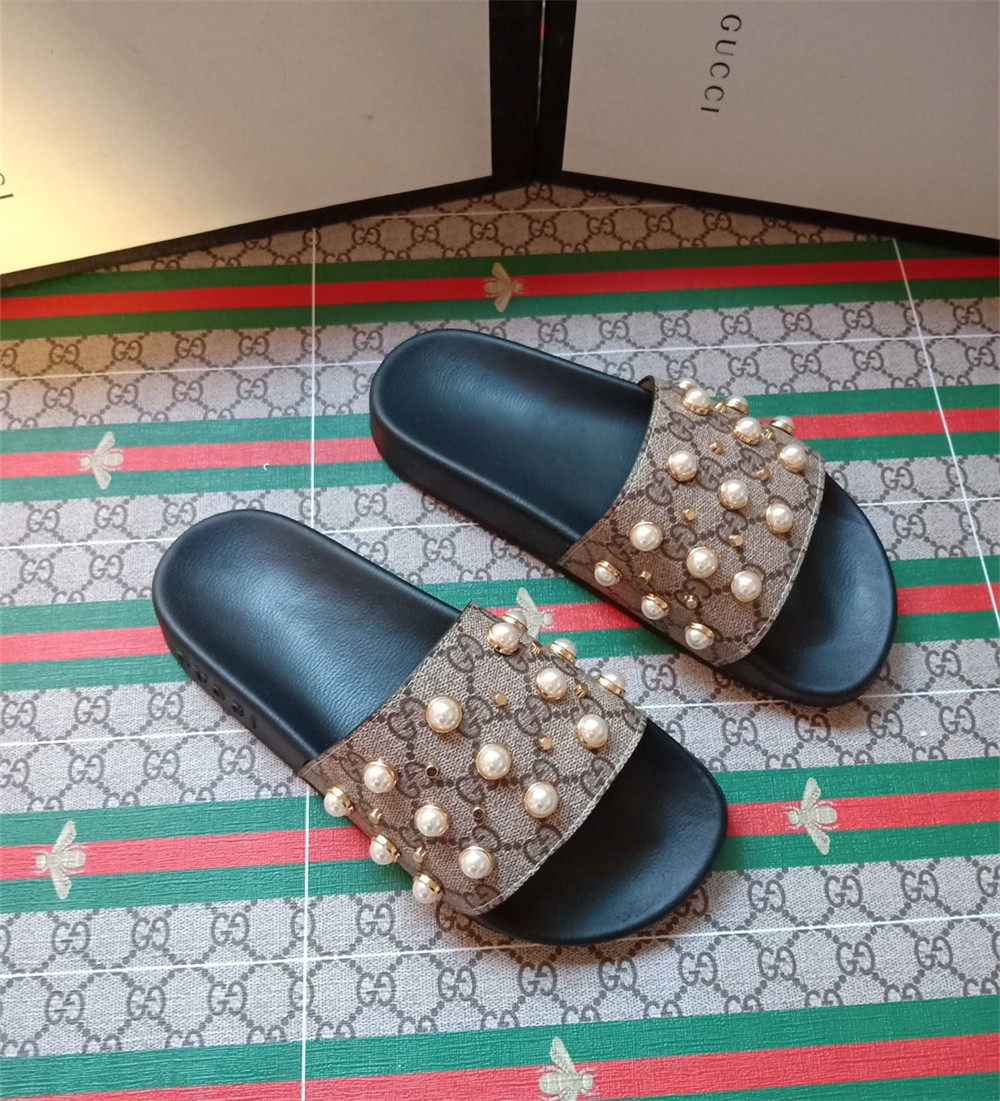 High quality couple slipper size:5-11 with box GUI #31077 - Image 3
