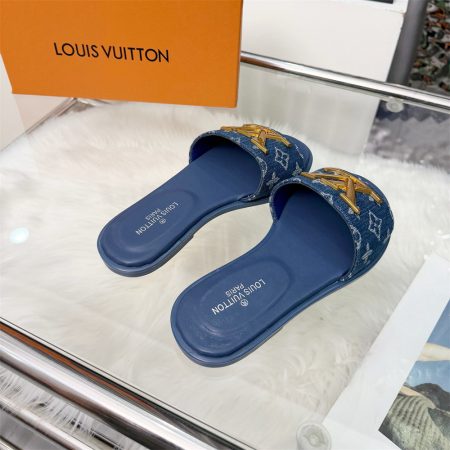 High quality slipper size:5-11 with box LOV #31086 - Image 5