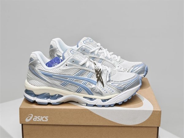 1 pair sport shoes size:5.5-11 with box free shipping ASI #31103