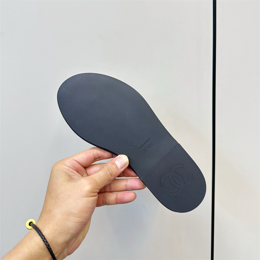 High quality slipper size:5-11 with box CHL #31104 - Image 3