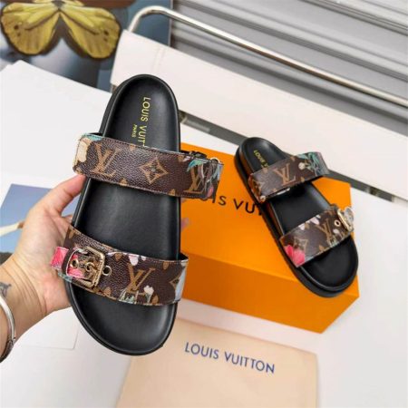 High quality slipper size:5-11 with box LOV #31113 - Image 2