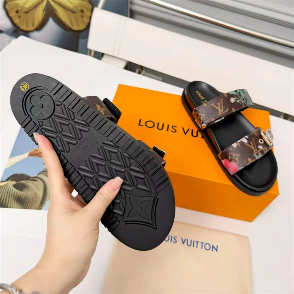 High quality slipper size:5-11 with box LOV #31113 - Image 3