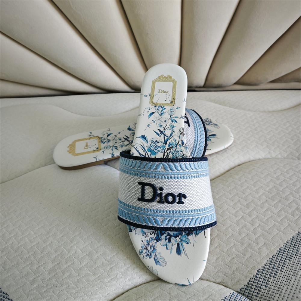 High quality slipper size:5-12 with box DIR #31116 - Image 4