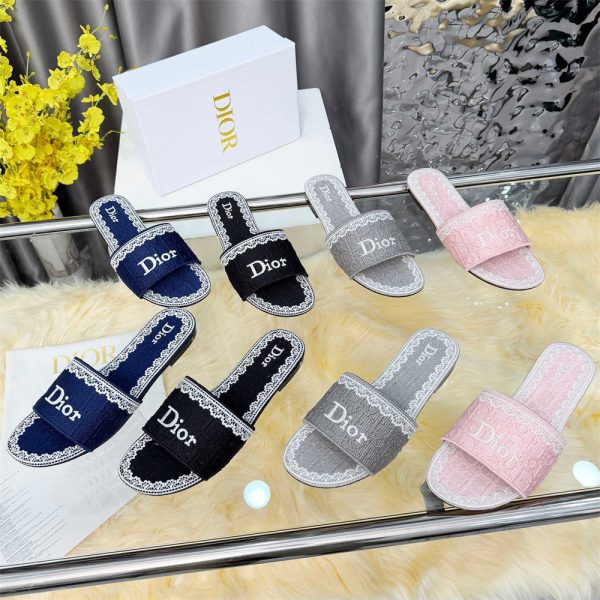 High quality slipper size:5-11 with box DIR #31120