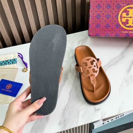 High quality slipper size:5-9 with box TOH #31122 - Image 3