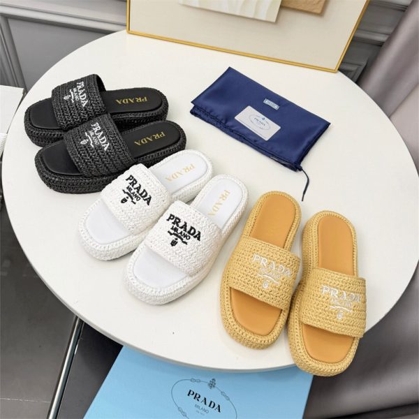 High quality slipper size:5-10 with box PRA #31126
