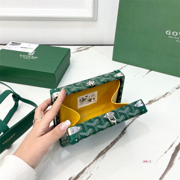 High quality makeup bag size:17*5.5*11.5cm GOY #31132