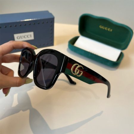 High quality sunglass with box GUI #31153 - Image 2
