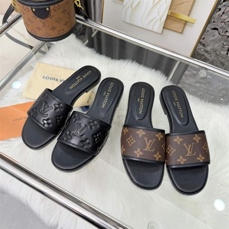 High quality slippers size:5-11 with box LOV #31162