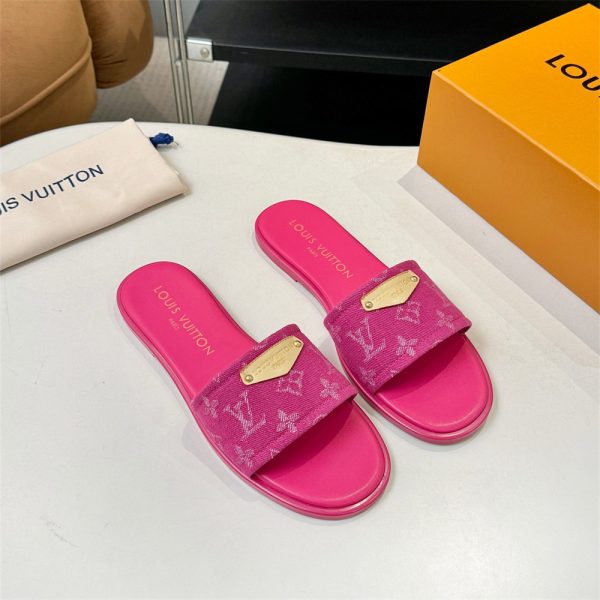 High quality slippers size:5-11 with box LOV #31165